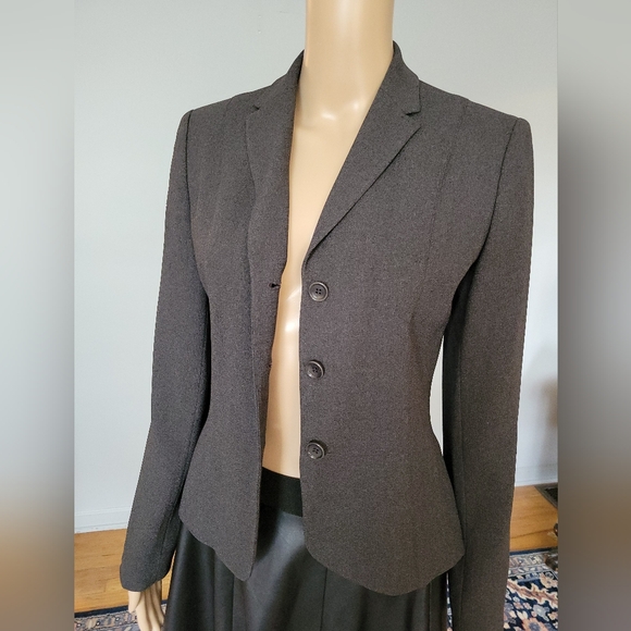 Ann Taylor Gray Blazer - Size 2 - Picture 4 of 7